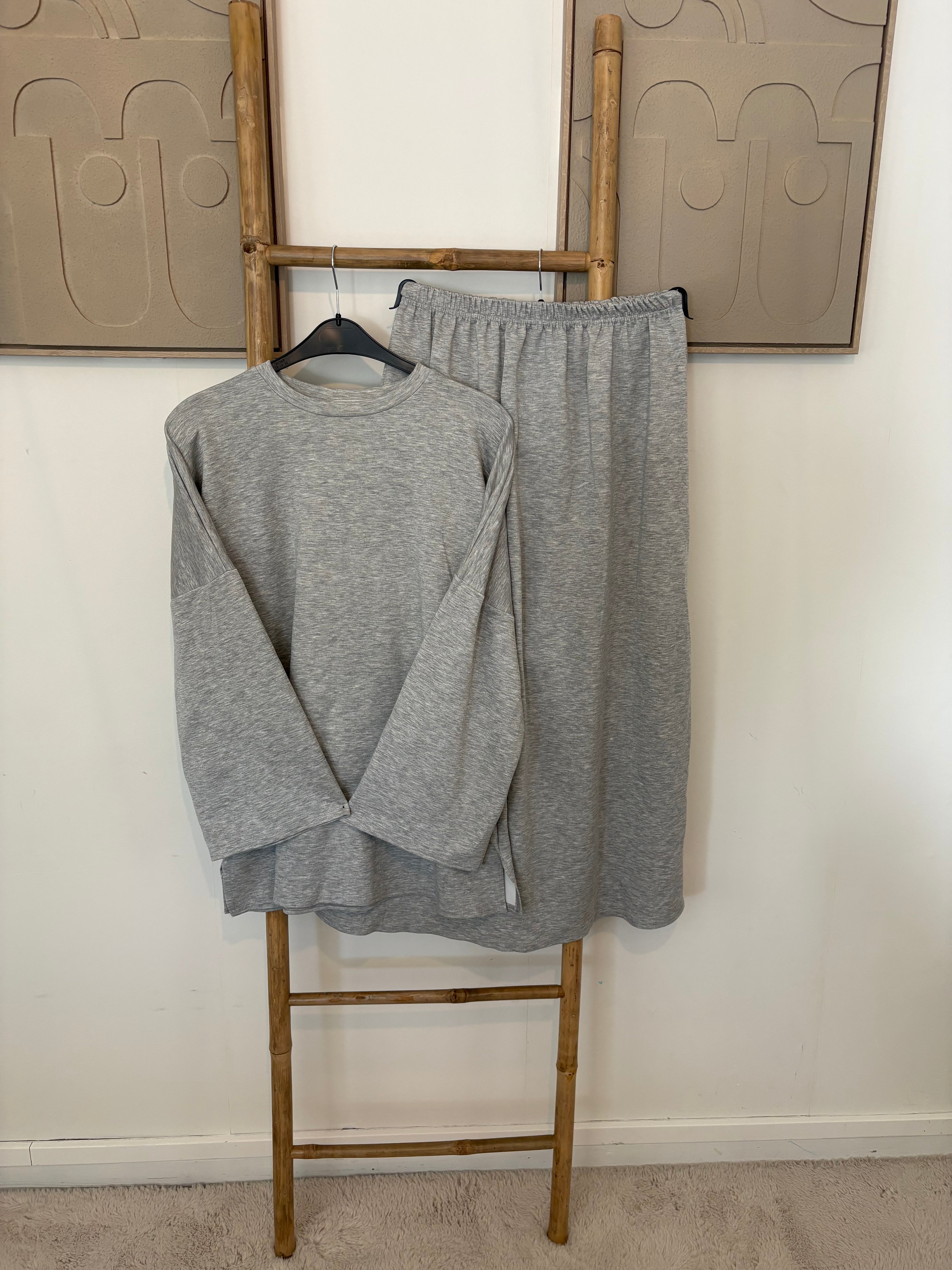 Ensemble jupe avec Sweat